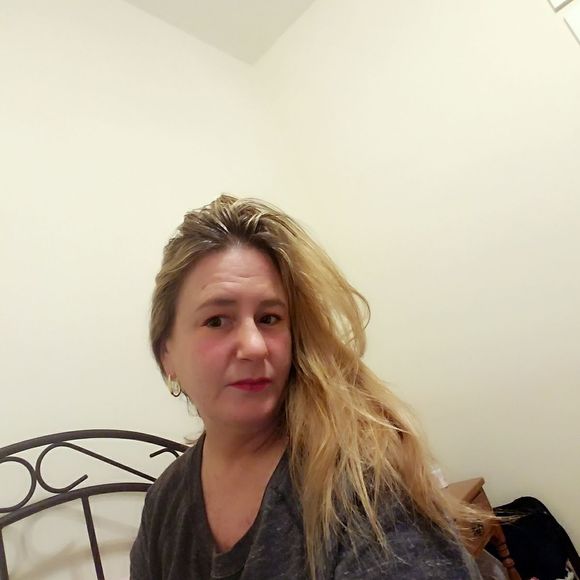 Meet your Posher, Dawn - Picture 1 of 1